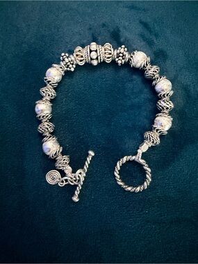 🥀STERLING SIVER BALI BEAD &WHITE SATIN SILVER w/FILIGREE TOGGLE BRACELET 🥀